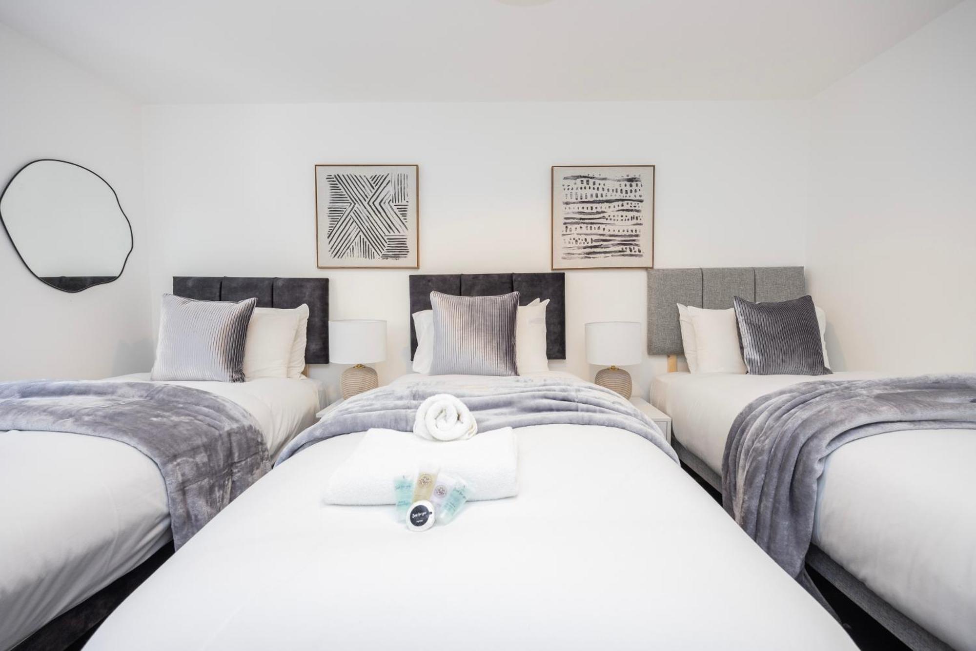 Block Of Apartments In Croydon ,Long Stays , Weekly & Monthly Offers , Contractors , Relocations , Leisure & Family Stays ภายนอก รูปภาพ